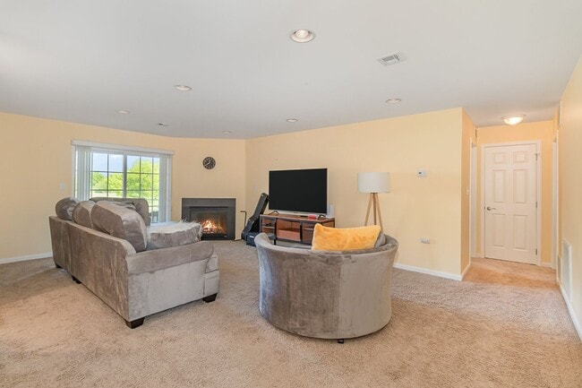 Building Photo - 258 Thrush Dr