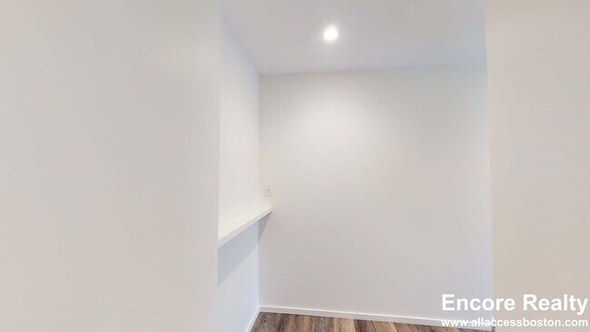 Foto del edificio - 345 Harrison Ave