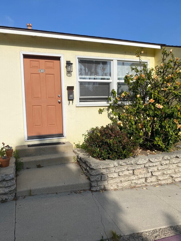 1301 B ManBchBlvd - 1301 Manhattan Beach Blvd