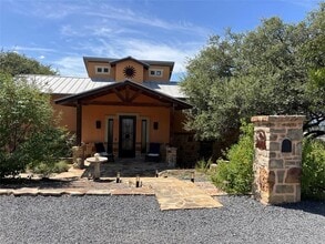 Building Photo - 400 N Ronay Dr