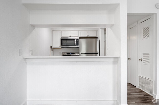 1BR, 1BA - 587SF - ATX Residence LLC