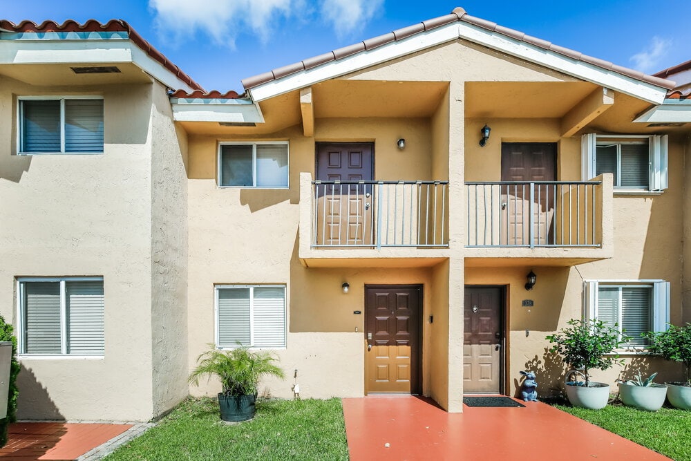 Foto principal - 541 NW 82nd Ct