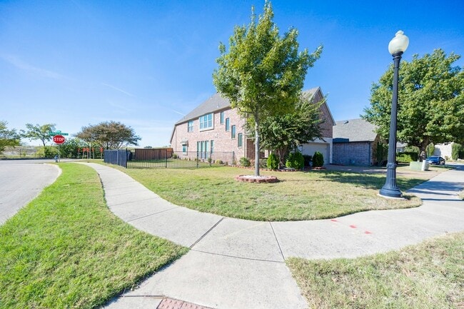 Photo - 7603 Bridge Water Cir House