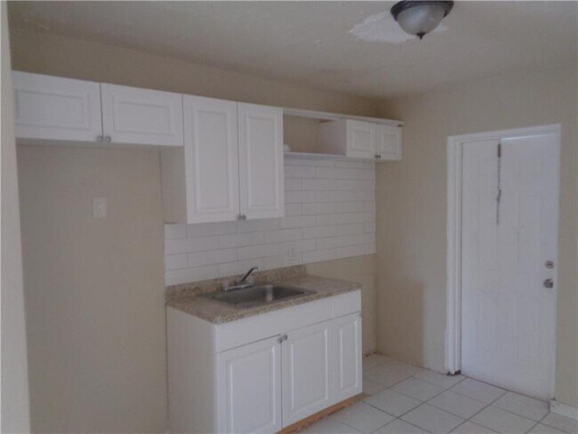 Foto del edificio - 633 NW 11th Ave