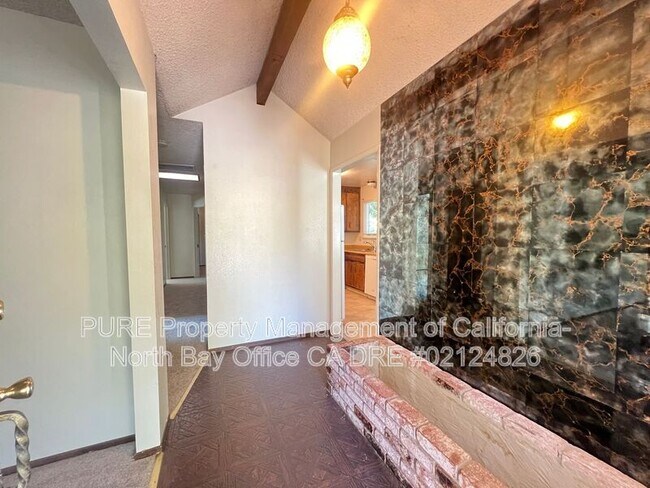 Building Photo - 4914 Everglade Dr