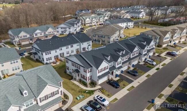 Foto del edificio - 25 Larkspur Ln