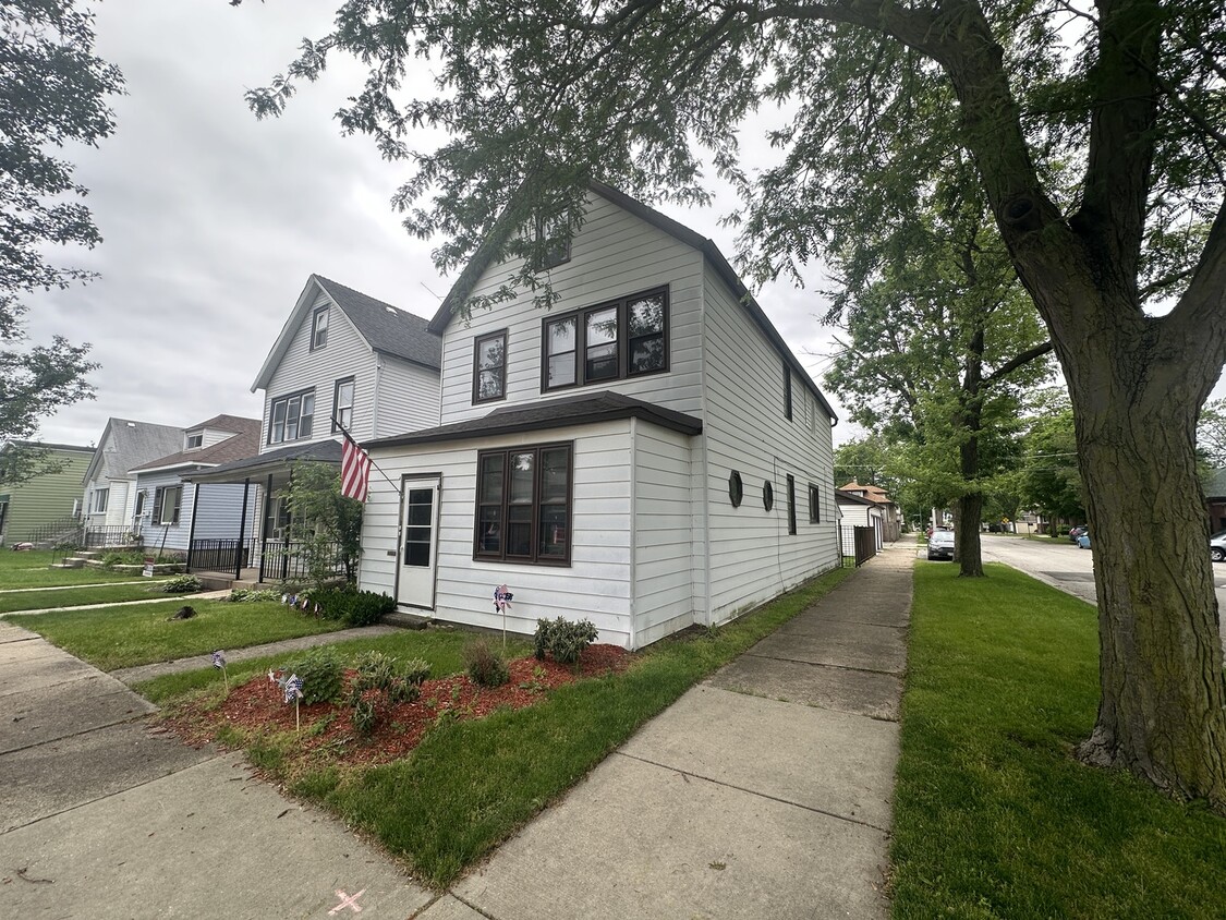 Foto principal - 13500 S Mackinaw Ave