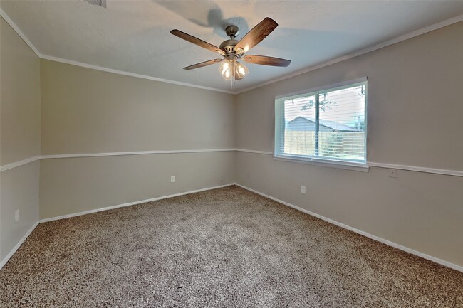 Building Photo - 10107 King Ranch Ln