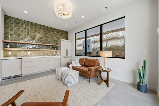 Building Photo - 1403 Barton Hills Dr