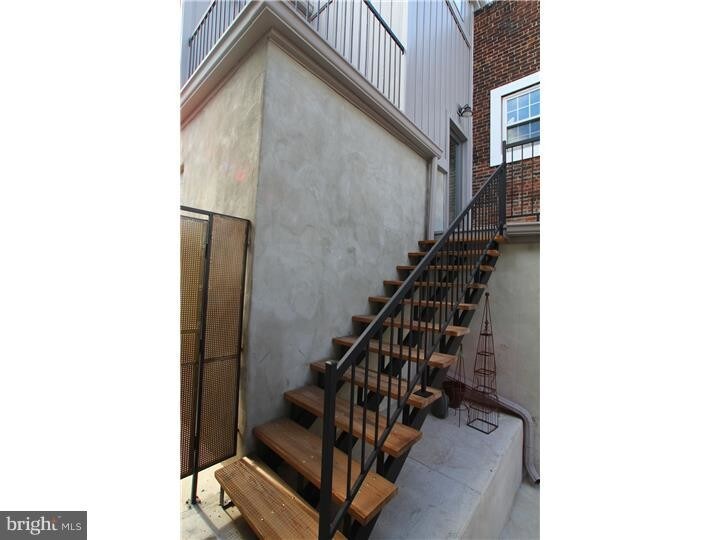 Primary Photo - 2013 E Susquehanna Ave