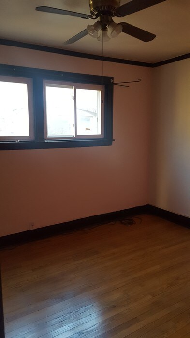 Bed Rm - 8057 S Sangamon St