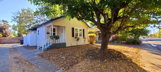 Foto del edificio - Very Cute Newly Renovated Single-Family Ho...