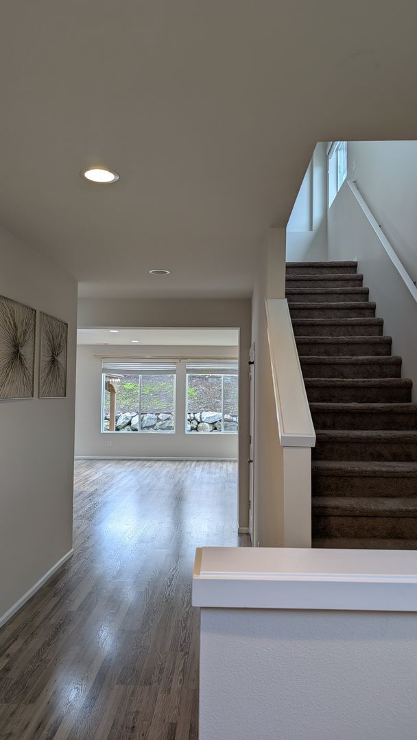 Foto del edificio - 5 bedroom Marysville 2 story home