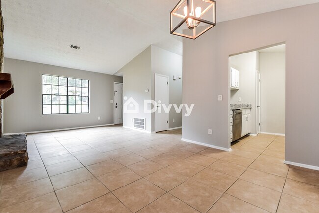 Building Photo - 910 Brandon Hill Way