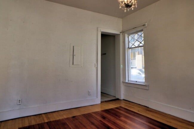 Building Photo - 166 E 300 S