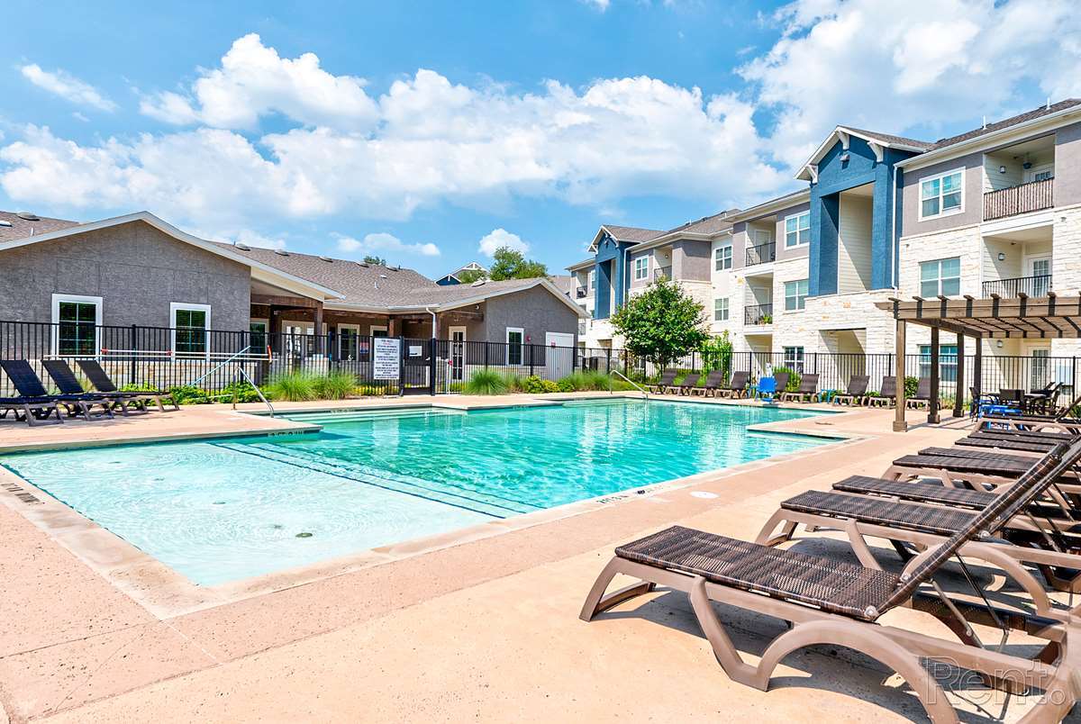 Foto principal - Live Oak Apartments