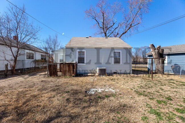 Foto del edificio - 1334 S Dodge Ave