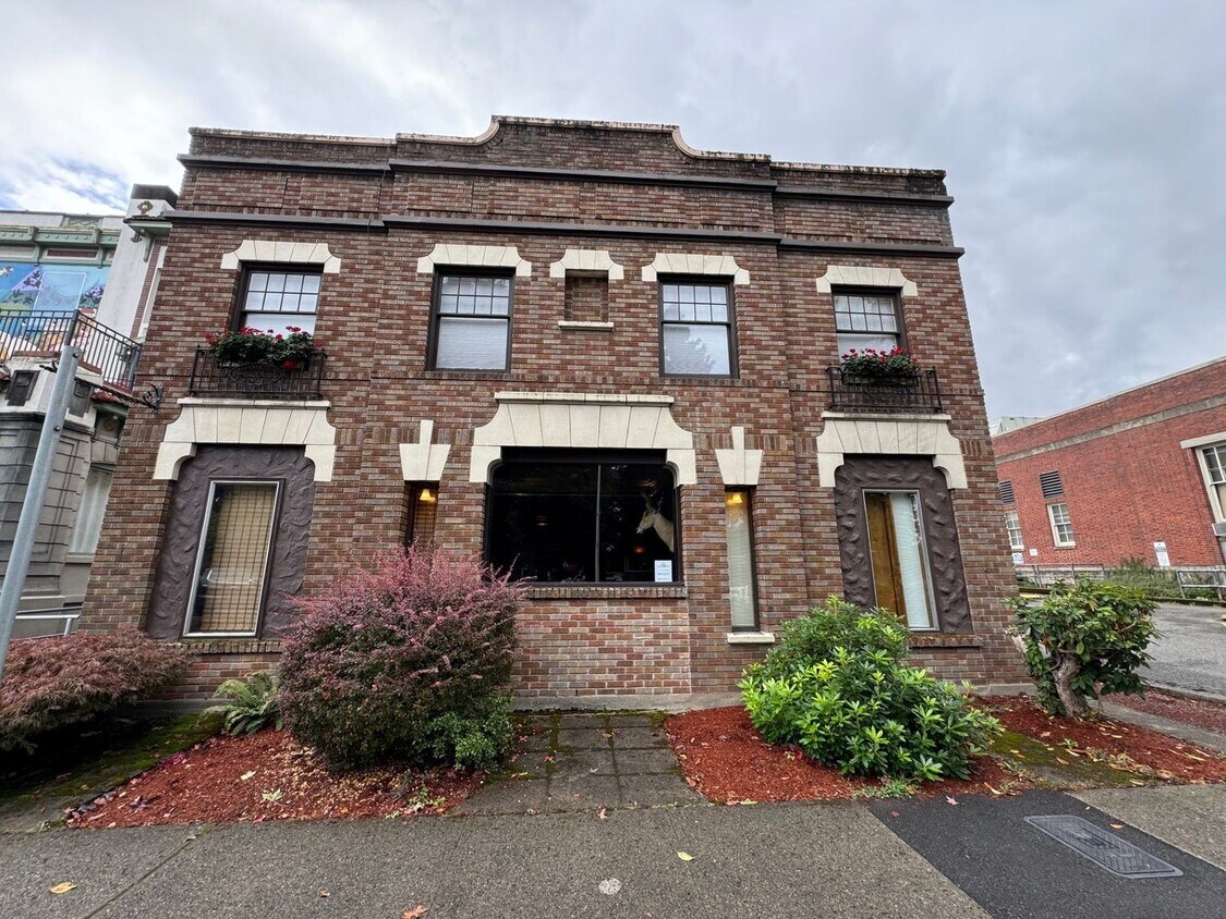 STATUS: RENTED-R269D $1695.00 / $200.00 (... - STATUS: RENTED-R269D  $1695.00 / $200.00 (...