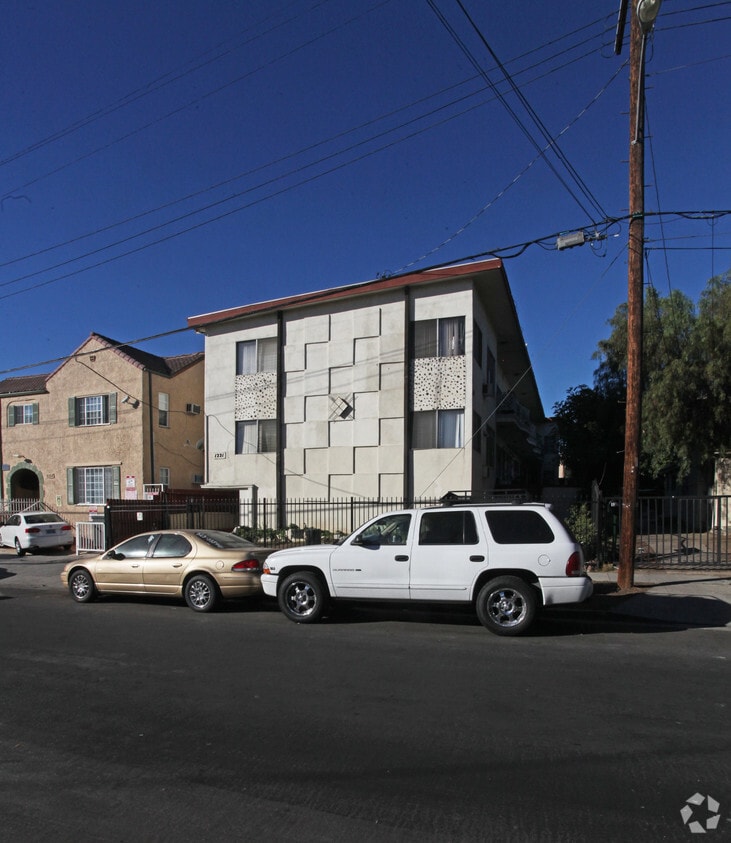 Building Photo - 1221 N Berendo St