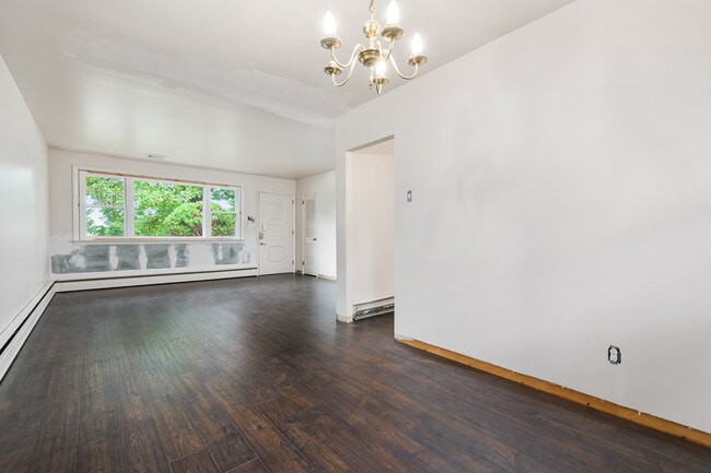 Building Photo - 243 Brownlie Rd
