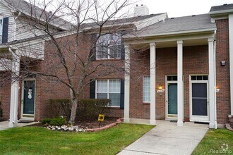 Building Photo - 44036 Rushcliffe Dr
