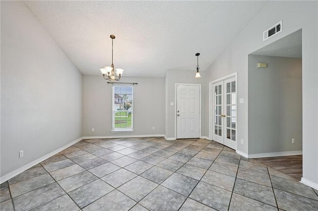 Building Photo - 1032 Sterling Oaks Blvd