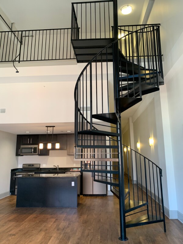 Foto del edificio - 10 Grand River Ave