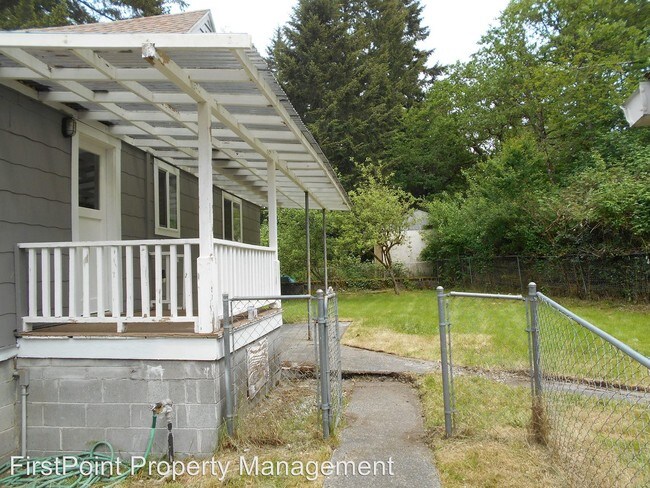 Building Photo - 9722 Newgrove Ave SW