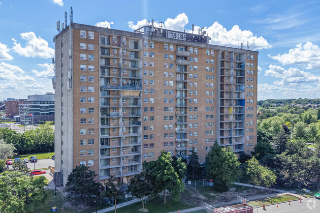 Photo du bâtiment - Mckenzie Towers