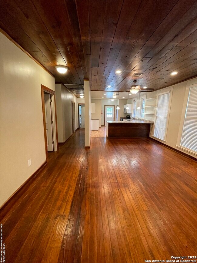 Building Photo - 1207 Westgate-