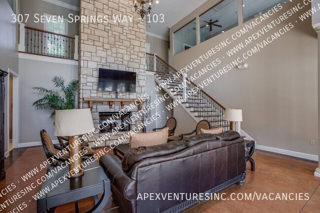 Building Photo - 307 Seven Springs Way