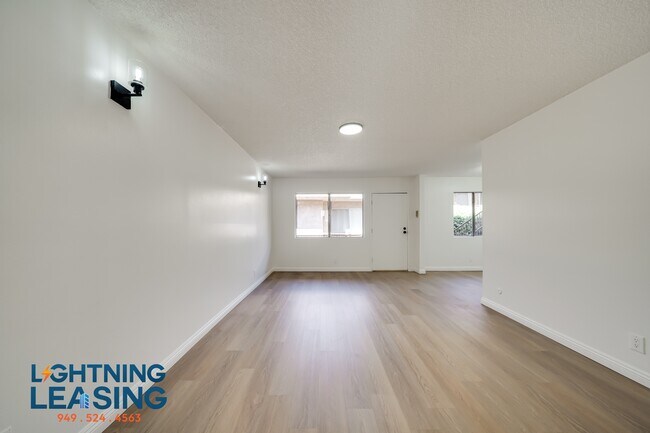 Foto del edificio - 14632 Magnolia-204D
