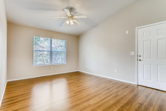 Foto del edificio - 2nd Floor Condo In Move-in Condition / Gated Southwest Community