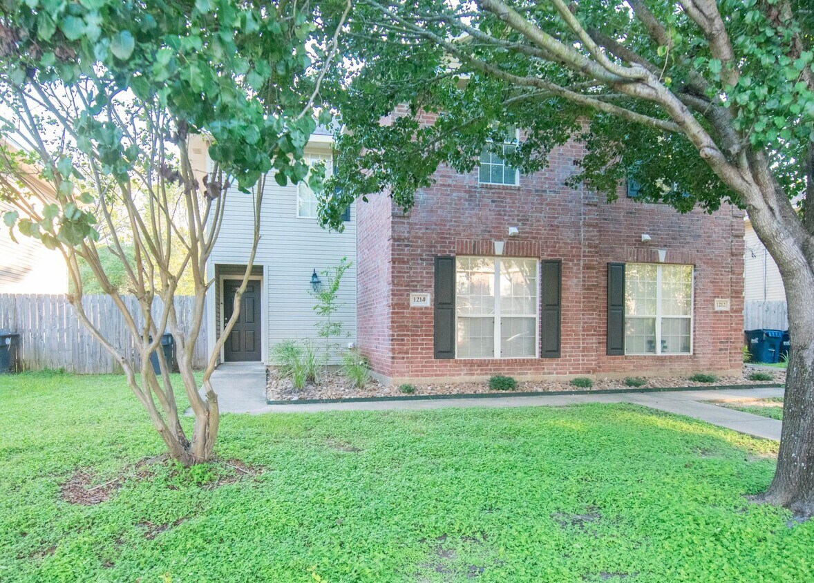 AUGUST PRE-LEASE! 4 Bedroom/3.5 Bathroom ... - AUGUST PRE-LEASE!  4 Bedroom/3.5 Bathroom ...