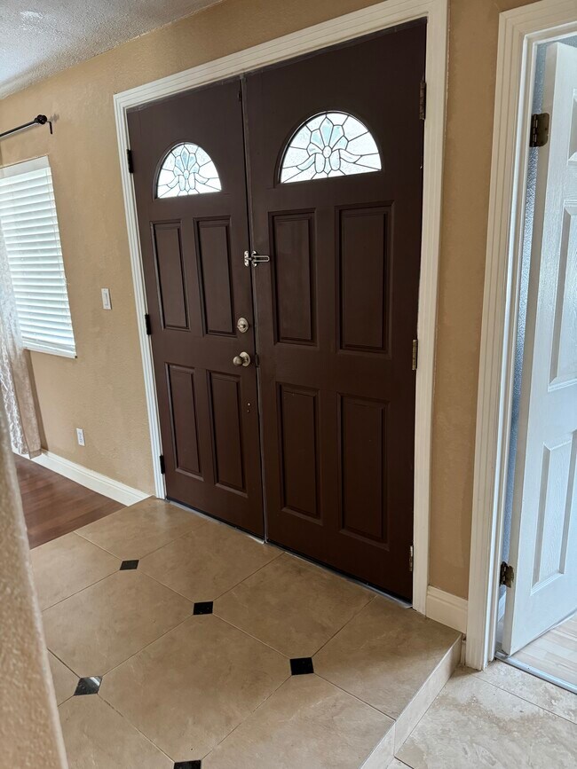 Foto del edificio - 5116 Rabeneck Way