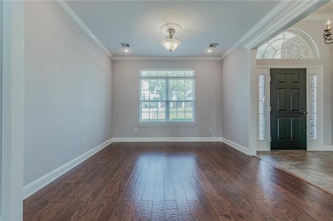 Building Photo - 110 W Champions Blvd