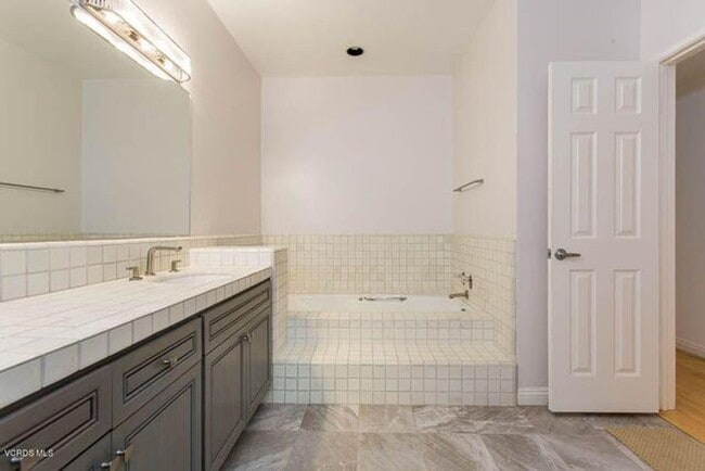 Building Photo - Marina del Rey Resort Style Living