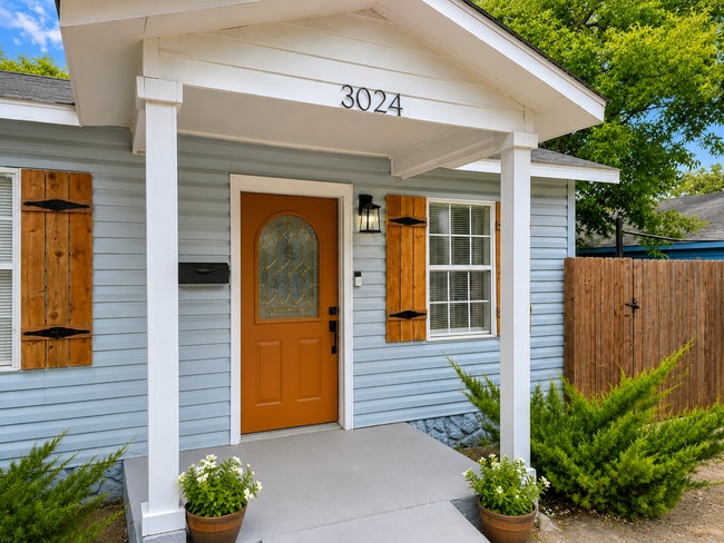 Building Photo - 3024 Carnation Ave