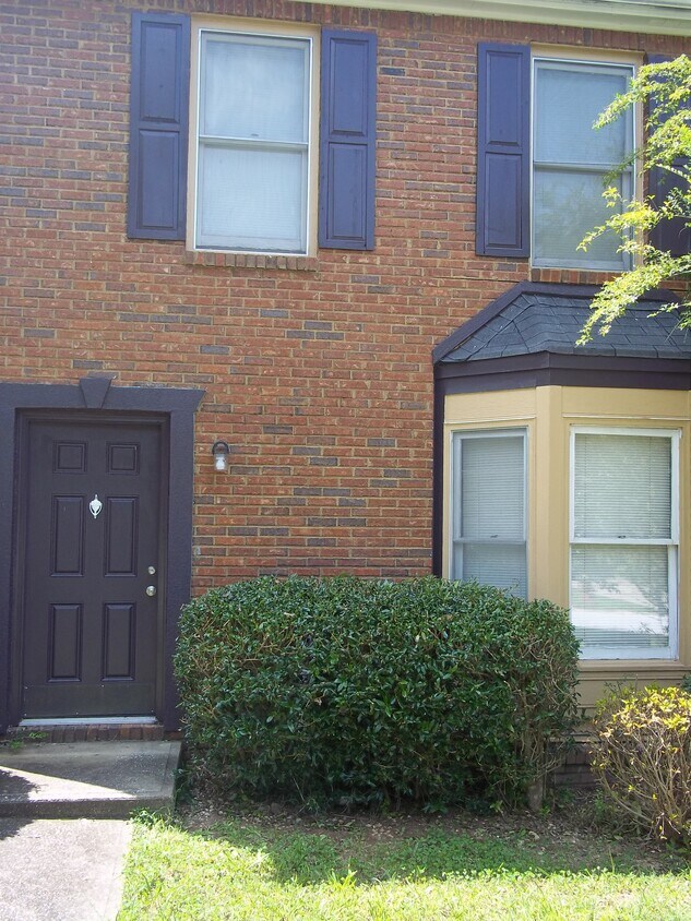 Primary Photo - 8035 Woodlake Dr