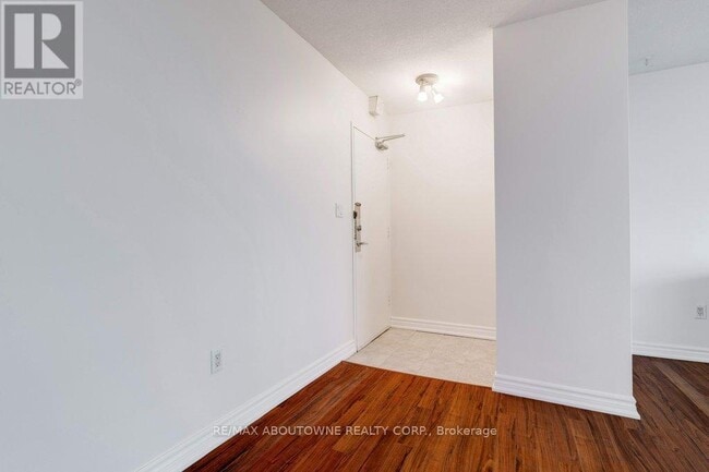 Building Photo - 2263 Marine Dr