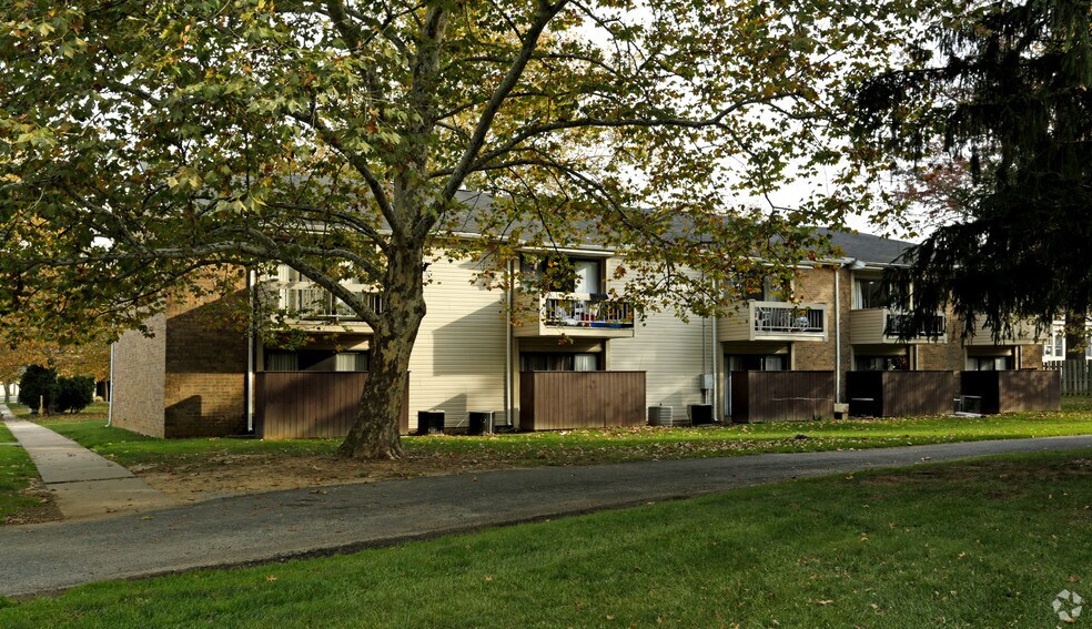 Twin Rivers Apartments Rentals East Windsor, NJ