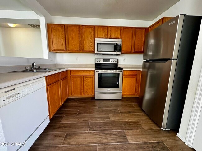 Building Photo - 15826 W Watson Ln