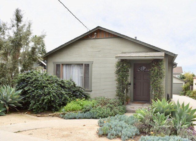 Foto principal - 3826 E 14th St