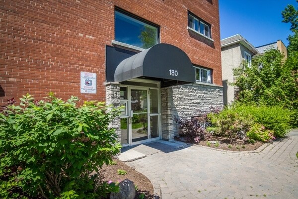 Photo du bâtiment - 180 Beausoleil Dr
