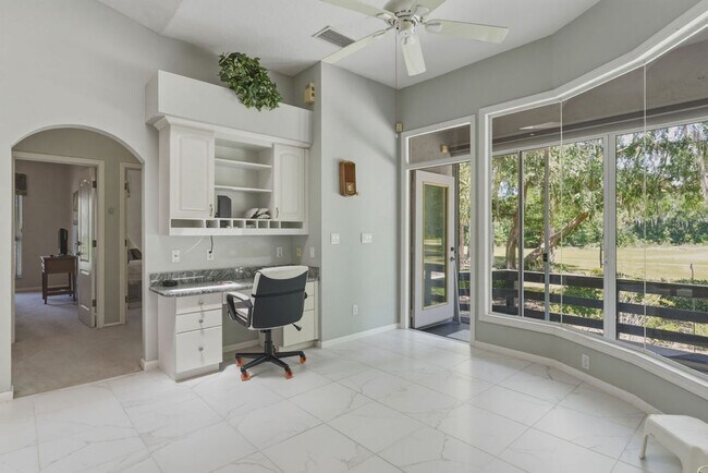 Foto del edificio - Must See Immaculate 3/2 Rainbow Springs with Lanai