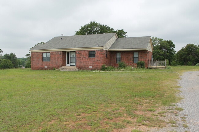1+ Acre - Choctaw-Nicoma Park Cutie! - 1+ Acre - Choctaw-Nicoma Park Cutie! House