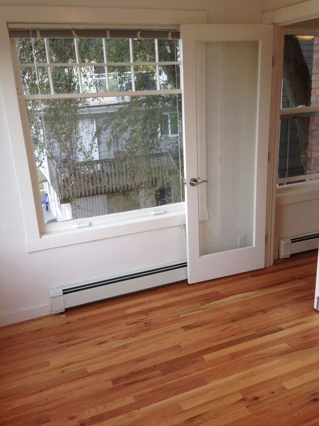 Interior Photo - 605 N Garden