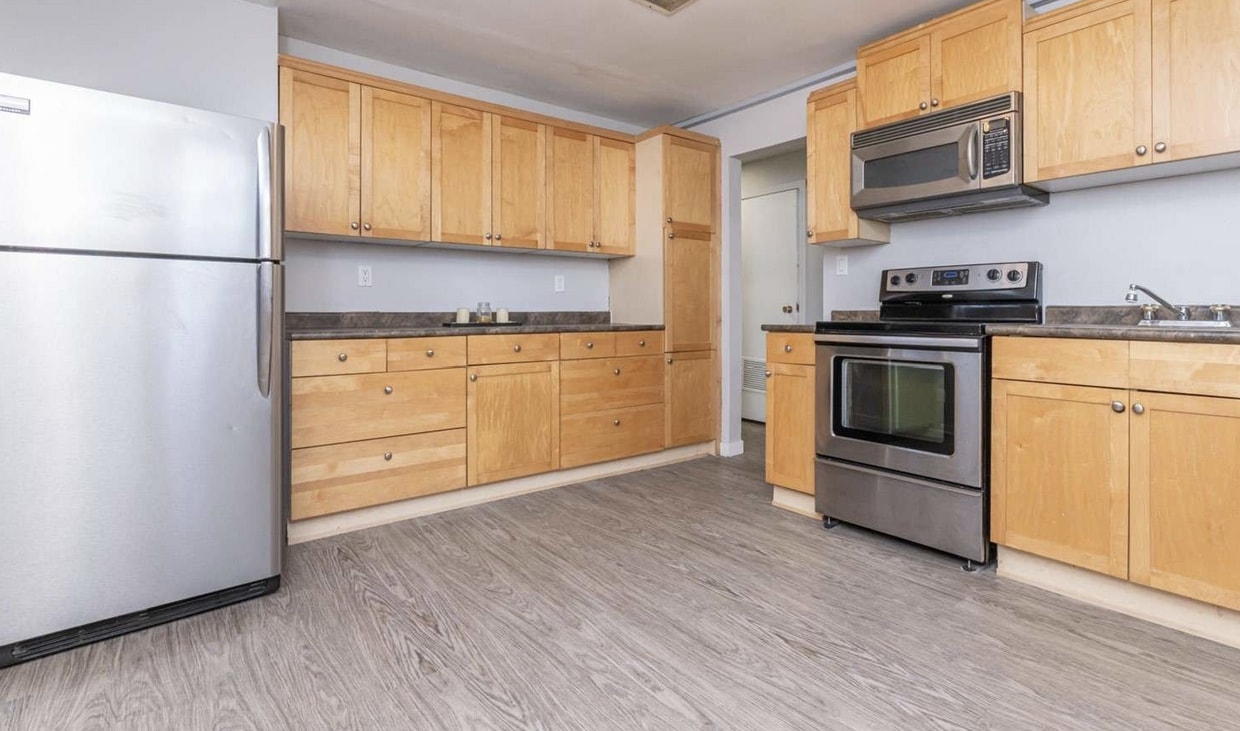 Primary Photo - 6109 97A Av NW