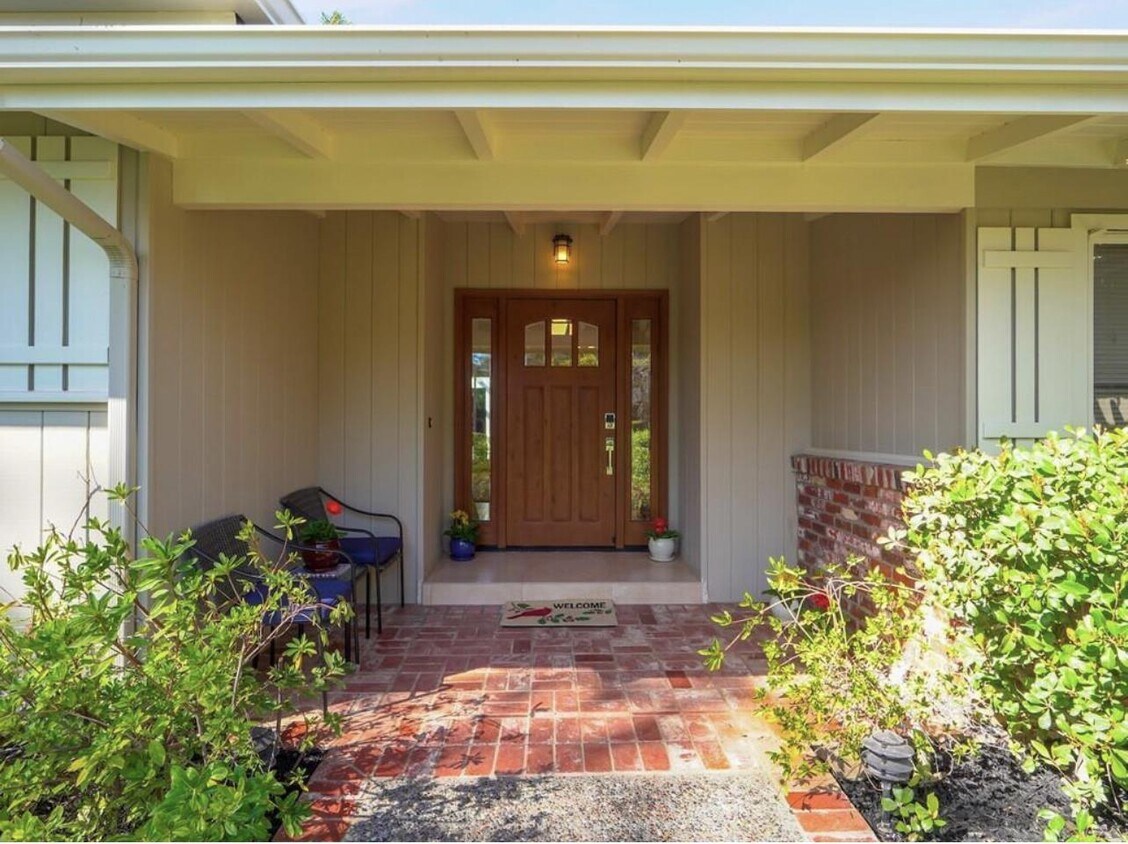 Primary Photo - 730 Los Altos Ave