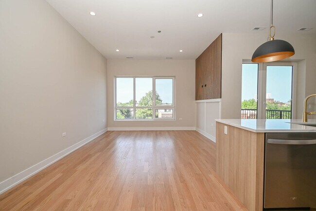 Foto del edificio - 2127 W Madison St